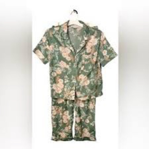 cupcakes & cashmere Other - cupcakes & cashmere Green Floral Pajama Set